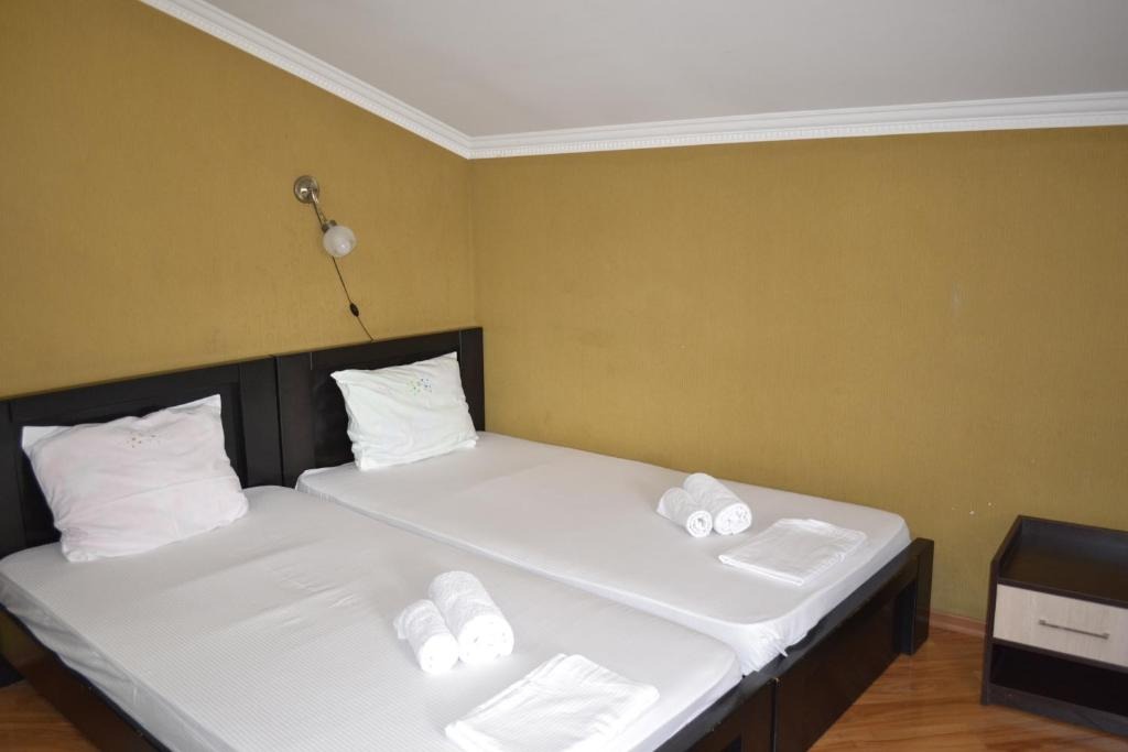 هتل ایساکا تفلیس